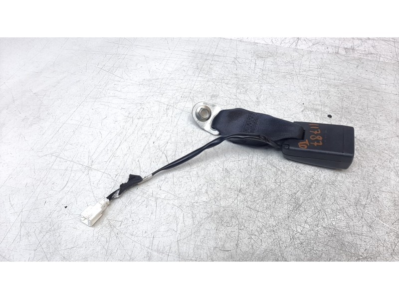 Recambio de enganche cinturon trasero derecho para nissan pulsar (c13) acenta referencia OEM IAM 888423ZL0A  