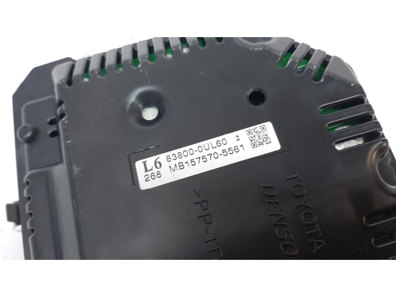 Recambio de cuadro instrumentos para toyota yaris referencia OEM IAM 838000UL60  