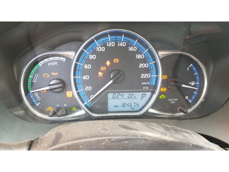 Recambio de cuadro instrumentos para toyota yaris referencia OEM IAM 838000UL60  