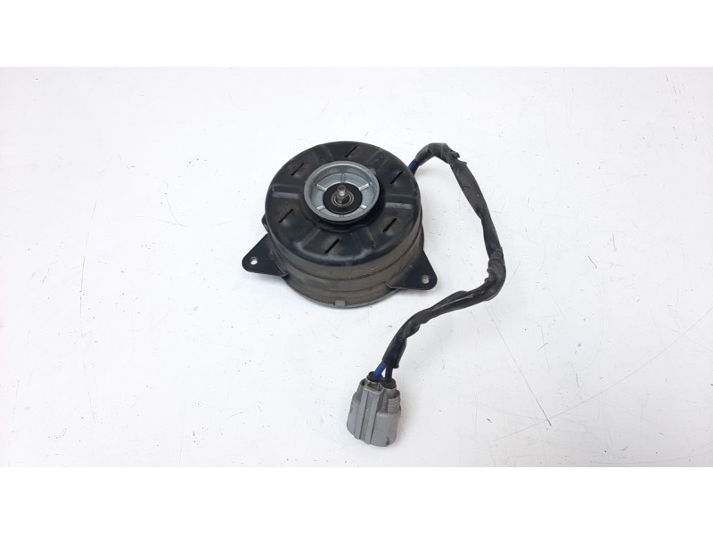 Recambio de electroventilador para toyota yaris referencia OEM IAM 163630M061  