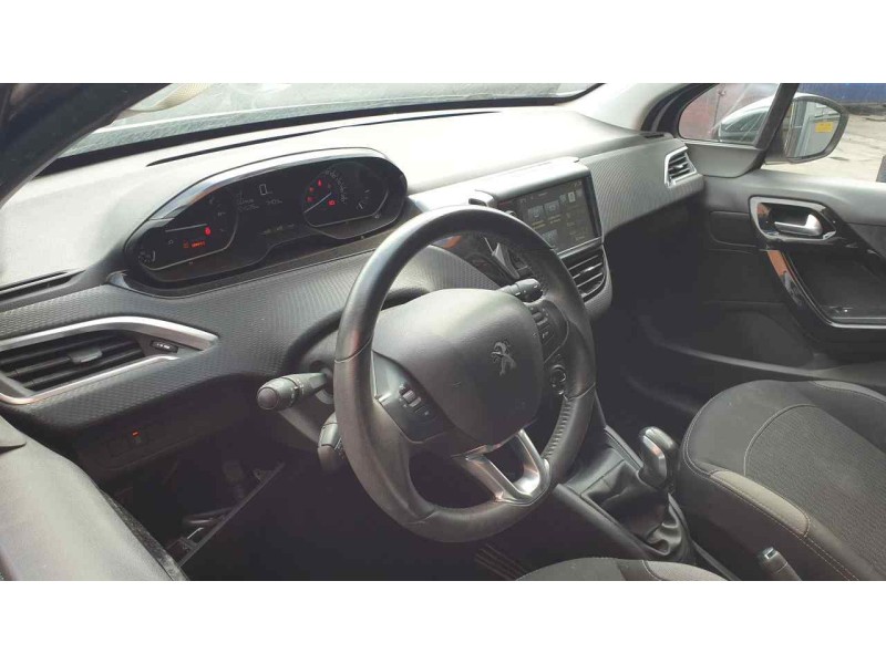 peugeot 208 del año 2016