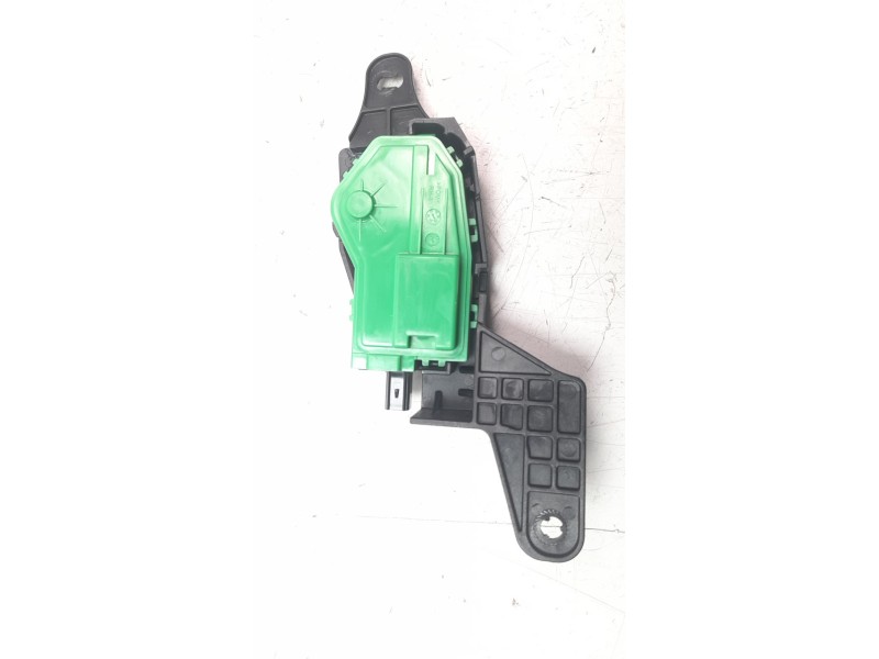 Recambio de tapa exterior combustible para hyundai tucson 1.7 crdi cat referencia OEM IAM 81550D7000  