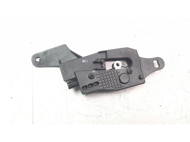 Recambio de tapa exterior combustible para hyundai tucson 1.7 crdi cat referencia OEM IAM 81550D7000  