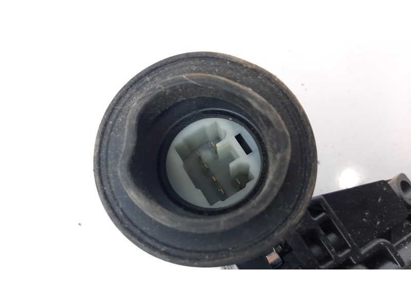 Recambio de elevalunas trasero derecho para toyota yaris referencia OEM IAM 698300D220  