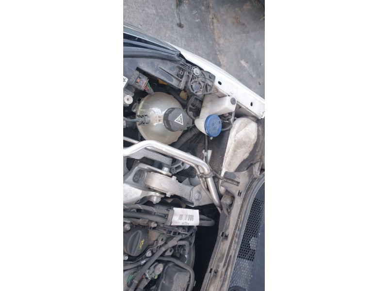 Recambio de deposito limpia para peugeot 308 sw gt line referencia OEM IAM 9819955680  