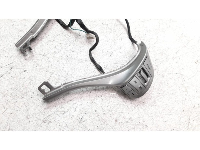 Recambio de mando volante para nissan pulsar (c13) acenta referencia OEM IAM 874A  