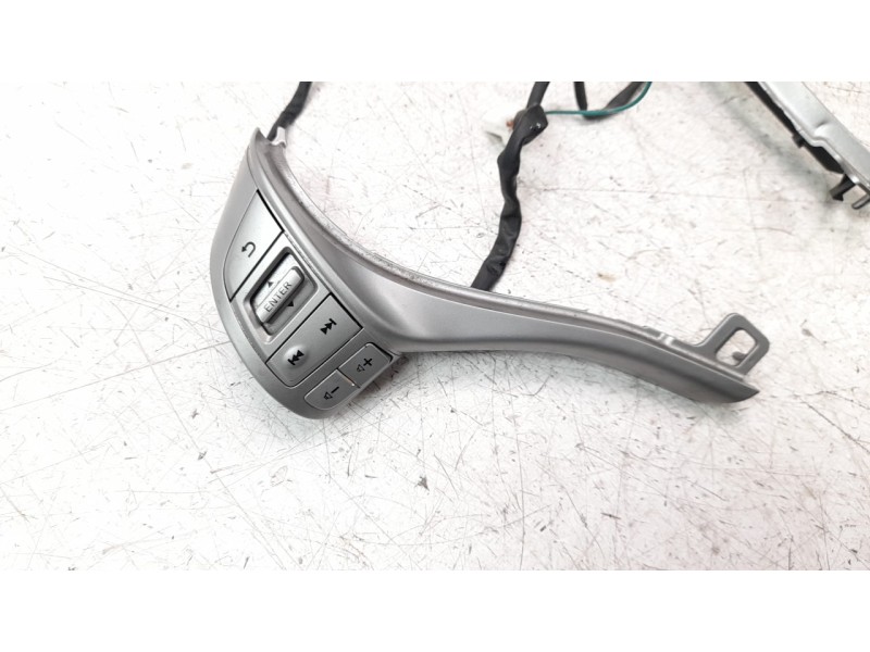 Recambio de mando volante para nissan pulsar (c13) acenta referencia OEM IAM 874A  