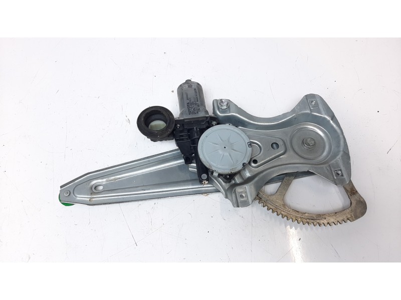 Recambio de elevalunas trasero izquierdo para toyota yaris referencia OEM IAM 698400D220  