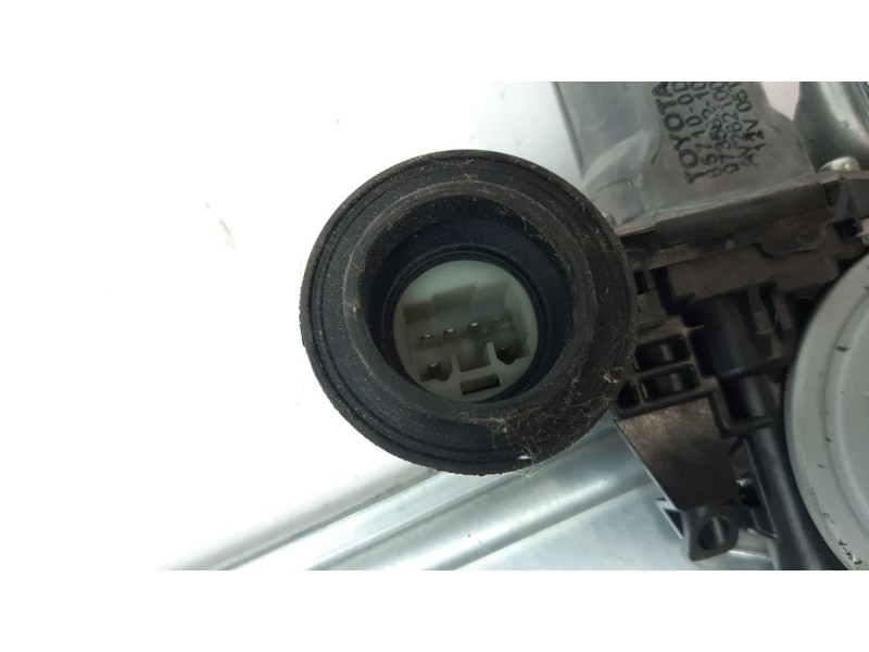 Recambio de elevalunas trasero izquierdo para toyota yaris referencia OEM IAM 698400D220  