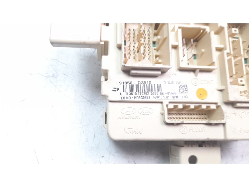 Recambio de caja reles / fusibles para hyundai tucson 1.7 crdi cat referencia OEM IAM 91950D3510  