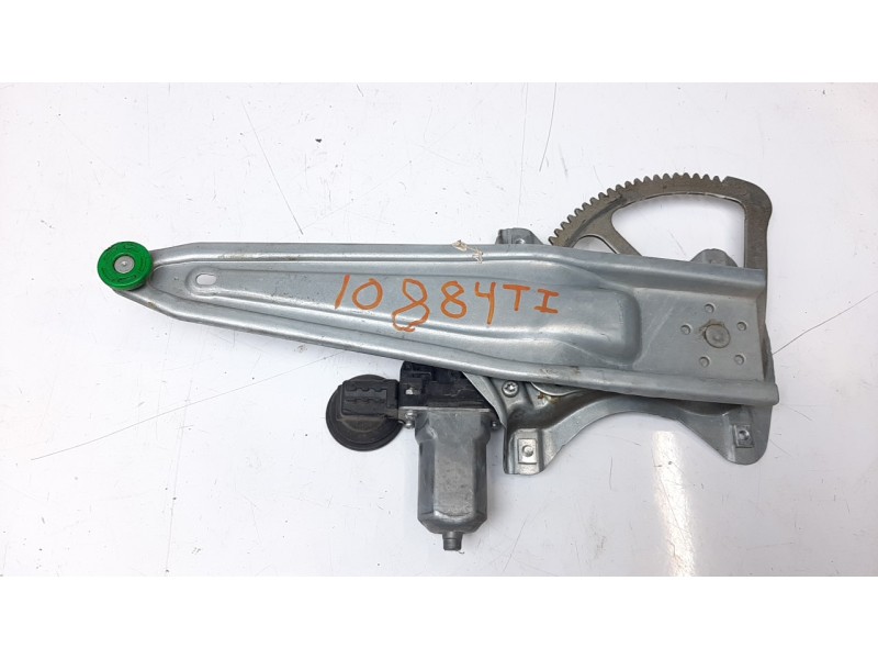 Recambio de elevalunas trasero izquierdo para toyota yaris referencia OEM IAM 698400D220  