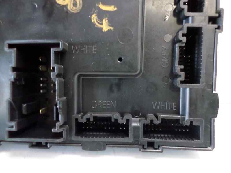 Recambio de caja reles / fusibles para ford fiesta (ccn) ambiente referencia OEM IAM 116RA00084 F005V01750 DN1T15K600CE