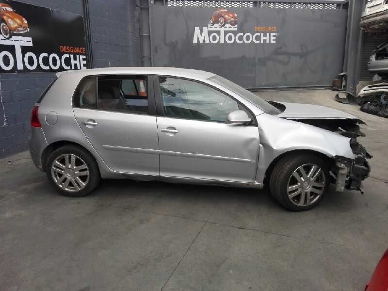 volkswagen golf v berlina (1k1) del año 2007