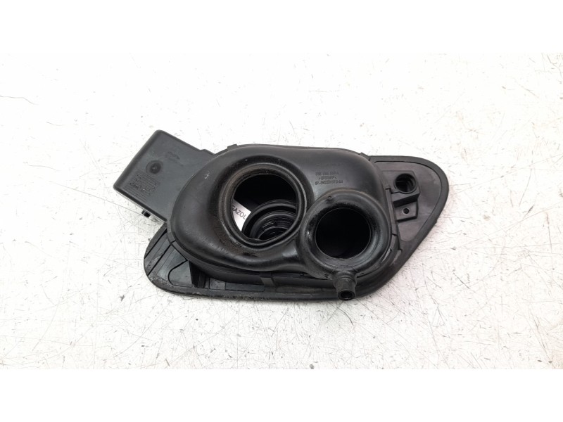 Recambio de tapa exterior combustible para volkswagen golf vii lim. (bq1) 1.6 tdi referencia OEM IAM 5G0809857A  
