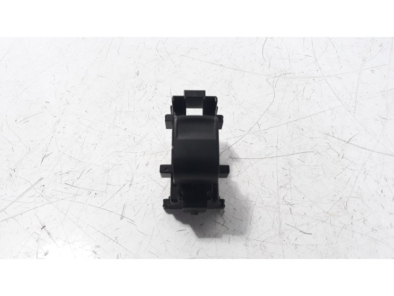 Recambio de mando elevalunas trasero izquierdo para toyota yaris referencia OEM IAM 19282910  