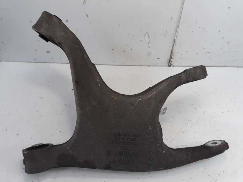 Recambio de brazo suspension inferior trasero izquierdo para audi a4 ber. (b8) e referencia OEM IAM 8K0505311J  