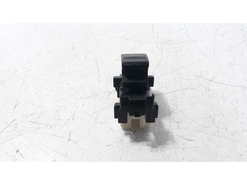 Recambio de mando elevalunas trasero izquierdo para toyota yaris referencia OEM IAM 19282910  