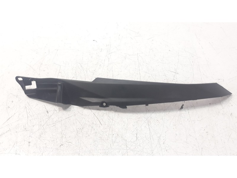 Recambio de moldura para bmw f 900 xr referencia OEM IAM 46638403866  