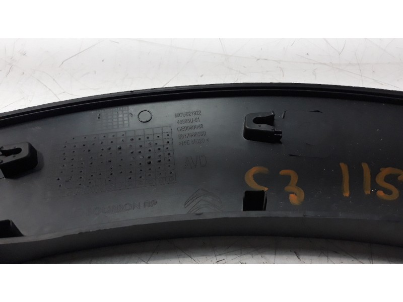 Recambio de aletin delantero derecho para citroen c3 1.2 12v e-thp referencia OEM IAM 9812088580  