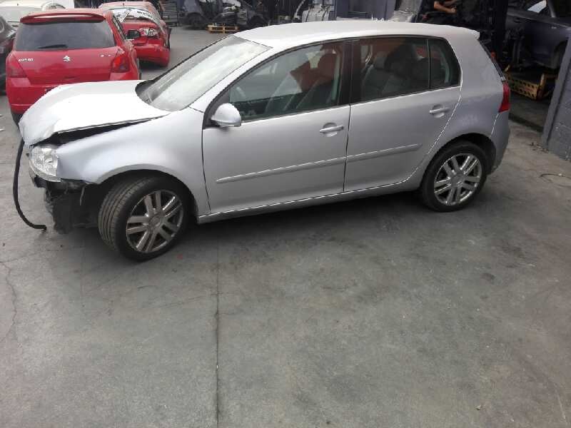 volkswagen golf v berlina (1k1) del año 2007