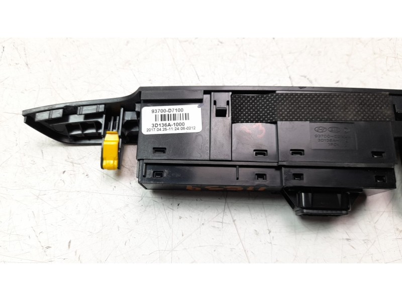 Recambio de warning para hyundai tucson 1.7 crdi cat referencia OEM IAM 93700D7100  
