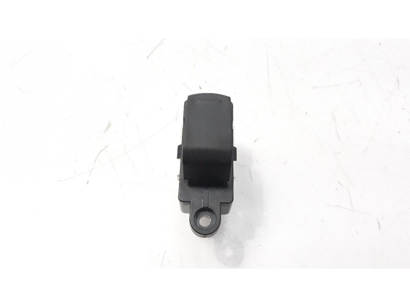 Recambio de mando elevalunas trasero izquierdo para suzuki sx4 1.6 16v cat referencia OEM IAM 3799568L00000  