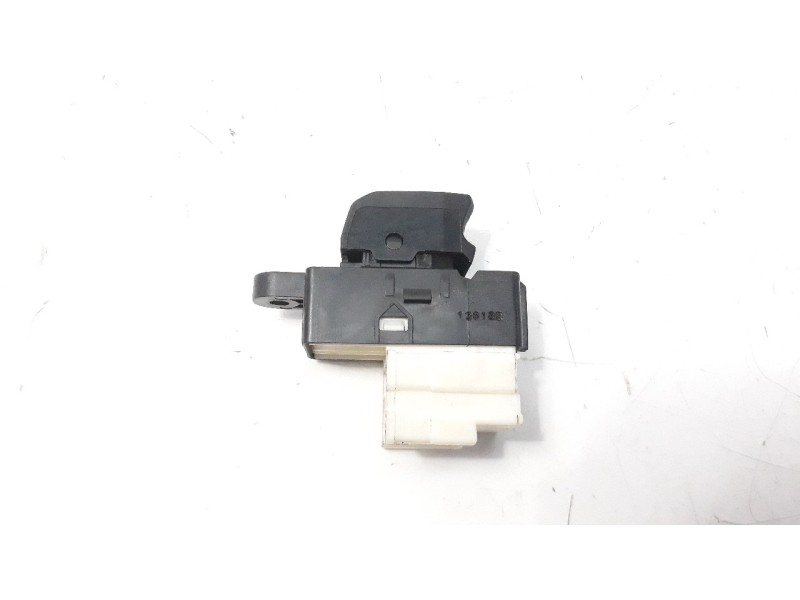Recambio de mando elevalunas trasero izquierdo para suzuki sx4 1.6 16v cat referencia OEM IAM 3799568L00000  