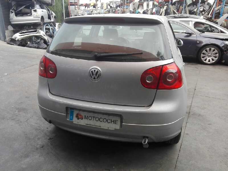 volkswagen golf v berlina (1k1) del año 2007