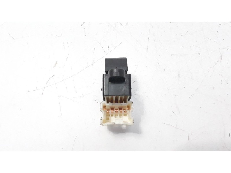 Recambio de mando elevalunas trasero izquierdo para suzuki sx4 1.6 16v cat referencia OEM IAM 3799568L00000  