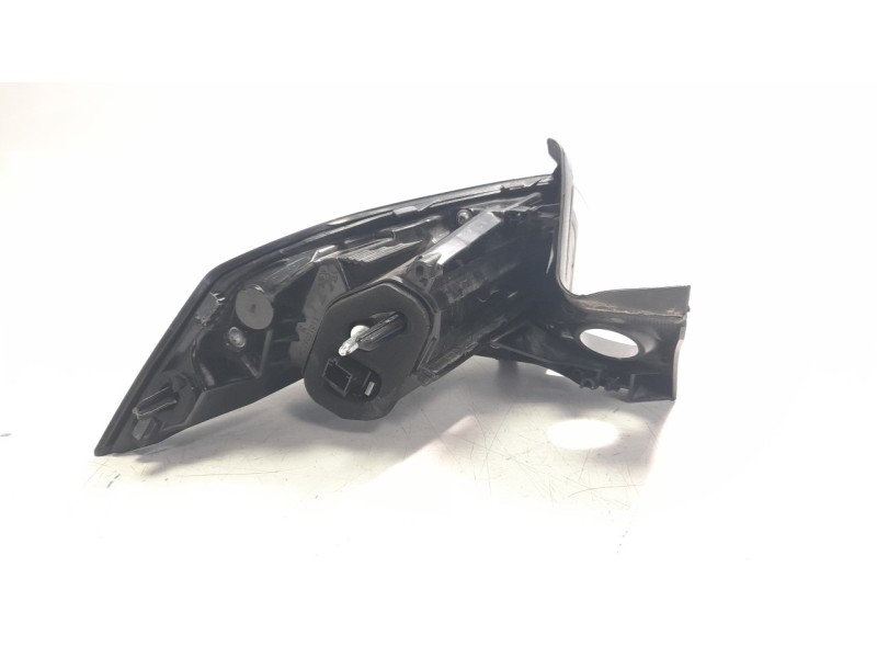 Recambio de piloto trasero derecho para peugeot 2008 (p1) allure referencia OEM IAM 9838190480  