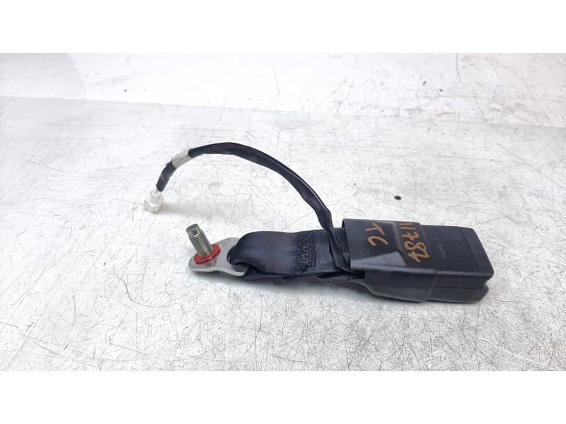 Recambio de enganche cinturon trasero central para nissan pulsar (c13) acenta referencia OEM IAM 888523ZL0A  