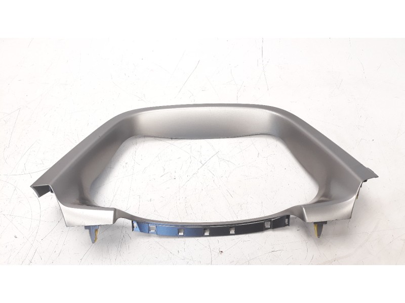 Recambio de moldura para toyota rav 4 referencia OEM IAM 5540442130  