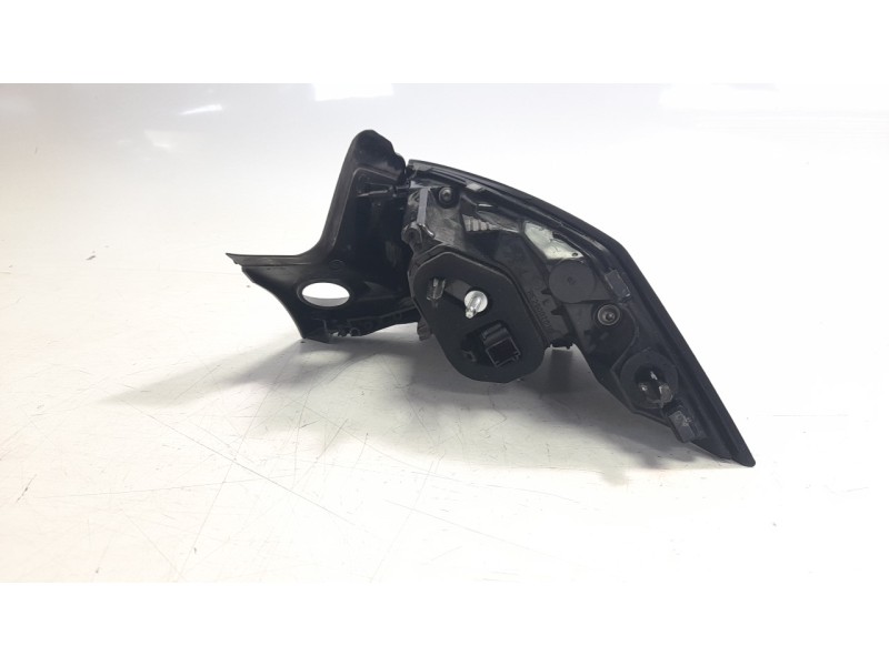 Recambio de piloto trasero izquierdo para peugeot 2008 (p1) allure referencia OEM IAM 9838190580  
