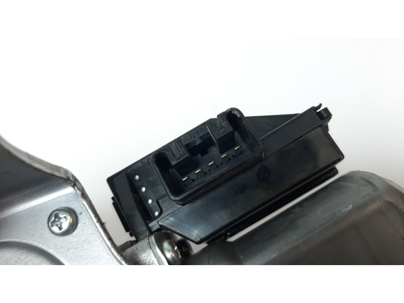 Recambio de motor limpia trasero para toyota yaris referencia OEM IAM 851300D080  
