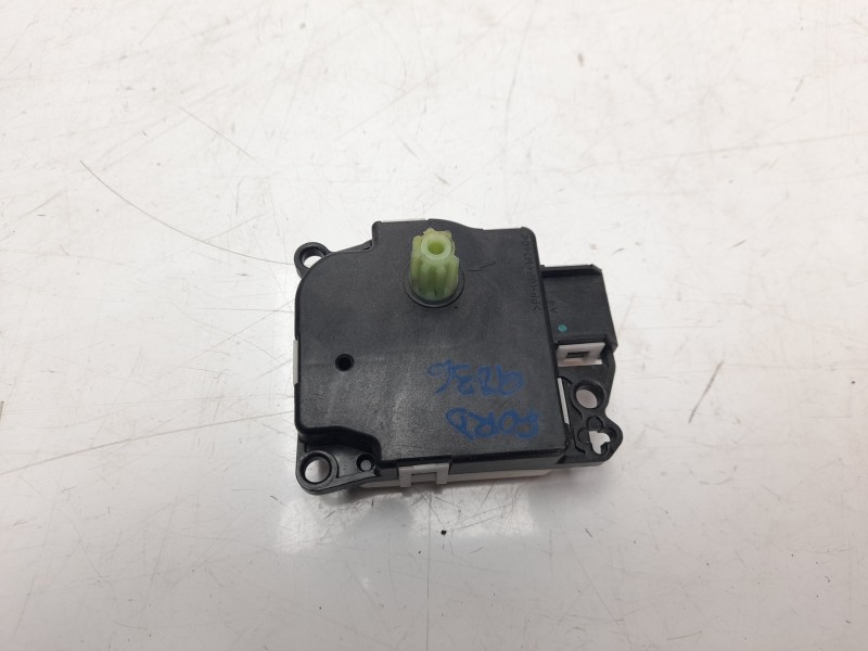 Recambio de motor calefaccion para ford ecosport titanium referencia OEM IAM AV1119E616  