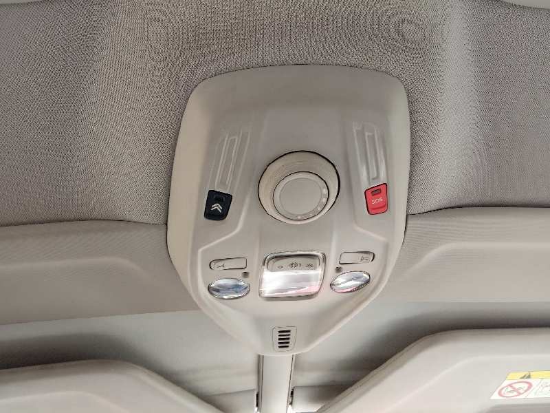 Recambio de luz interior para citroen c4 grand picasso exclusive referencia OEM IAM 9678124477  