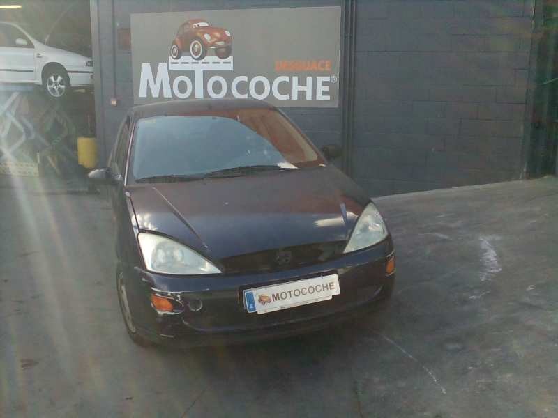 ford focus berlina (cak) del año 2000