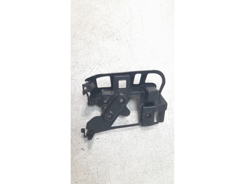 Recambio de molduras traseras para peugeot 5008 1.6 blue-hdi fap referencia OEM IAM 9814616280  
