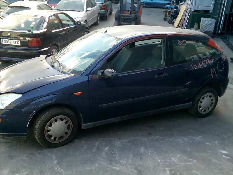 ford focus berlina (cak) del año 2000