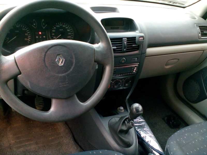 renault clio ii fase ii (b/cb0) del año 2001