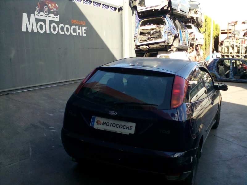 ford focus berlina (cak) del año 2000