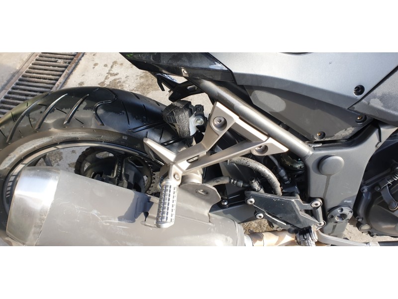 Recambio de estribo para kawasaki z 300 referencia OEM IAM 340281489  