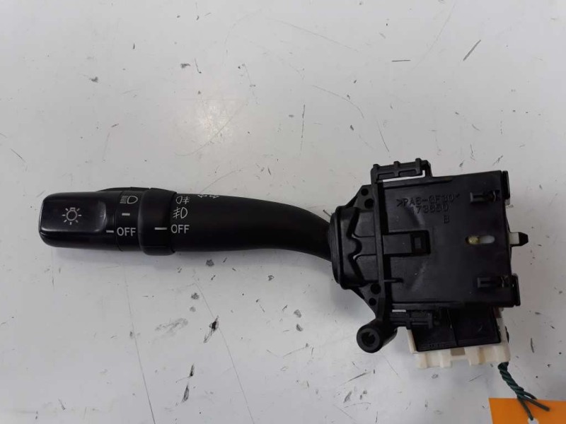 Recambio de mando intermitentes para toyota avensis berlina (t25) 2.0 d4-d executive sedán (4-ptas) referencia OEM IAM 841400511