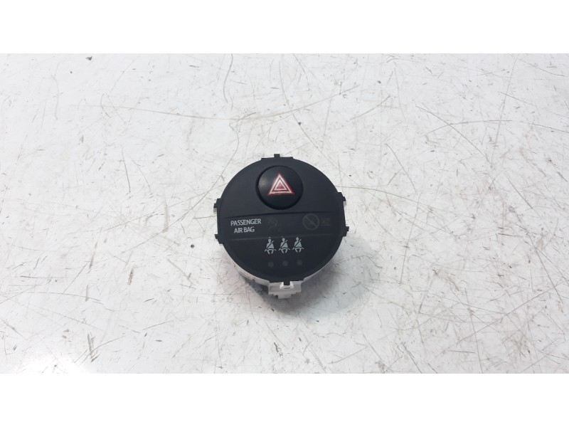 Recambio de warning para toyota yaris referencia OEM IAM 839500D100  