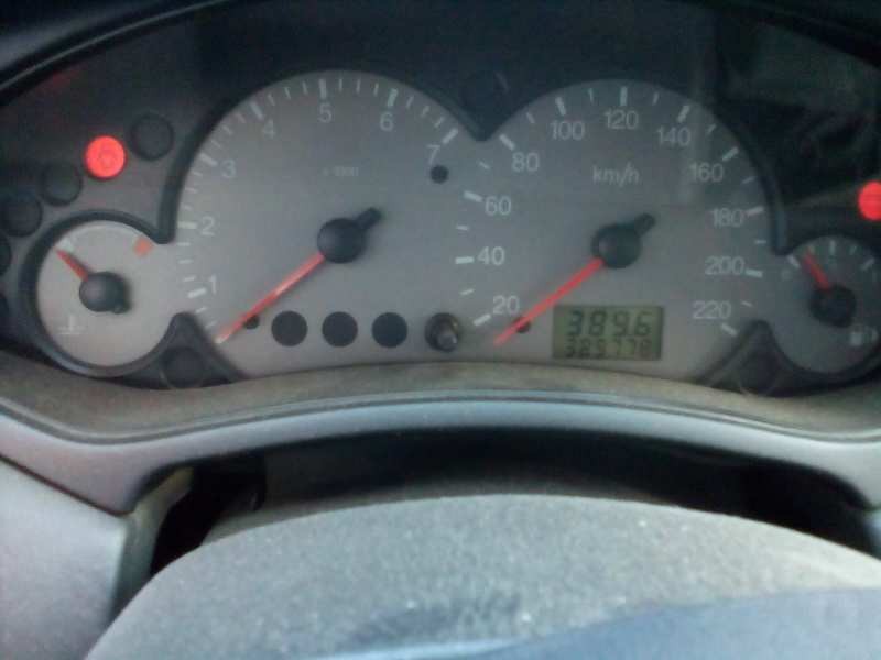 ford focus berlina (cak) del año 2000