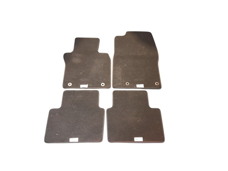Recambio de juego alfombrillas para mazda 3 sedán (bp) evolution referencia OEM IAM BDELV0320A  