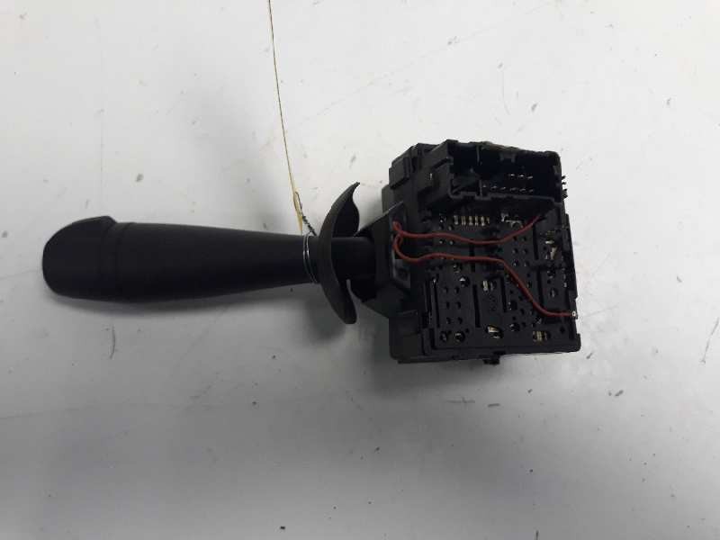 Recambio de mando limpia para dacia dokker ambiance referencia OEM IAM 10670223C  