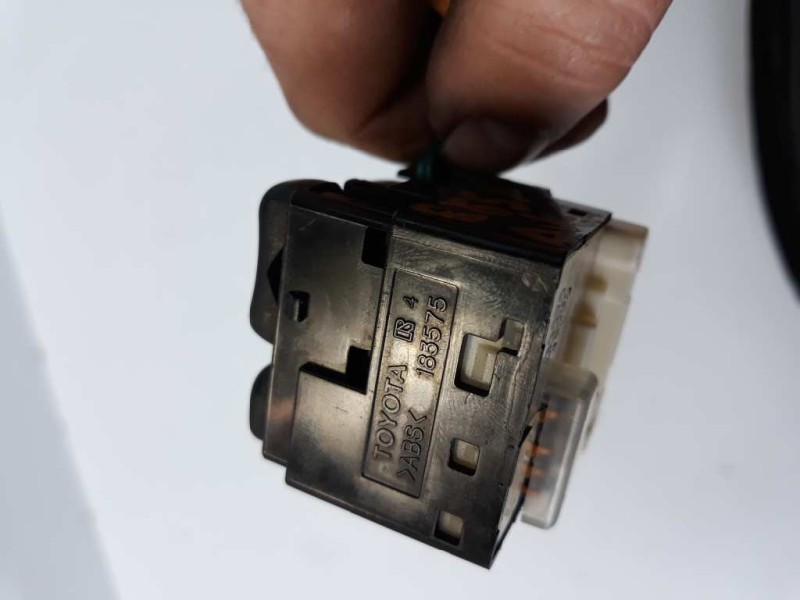 Recambio de mando retrovisor para toyota avensis berlina (t25) 2.0 d4-d executive sedán (4-ptas) referencia OEM IAM 183575  