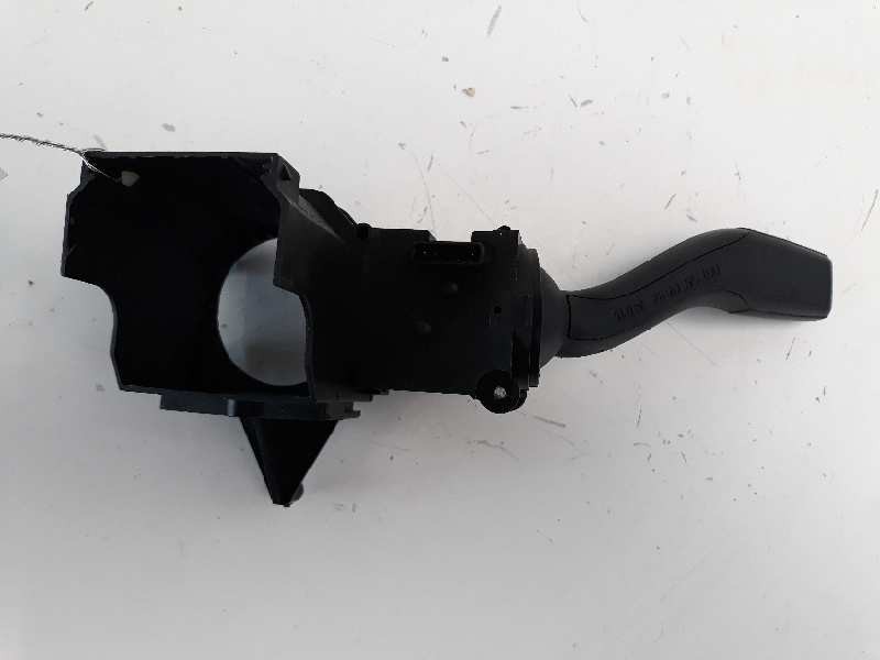 Recambio de mando intermitentes para audi a4 berlina (8e) 2.5 tdi (120kw) referencia OEM IAM 8E0953513A  