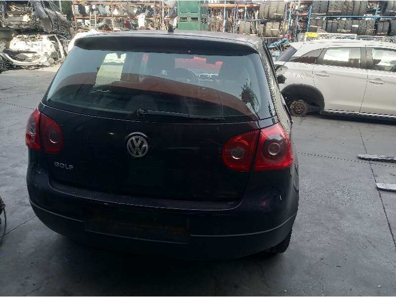 volkswagen golf v berlina (1k1) del año 2007